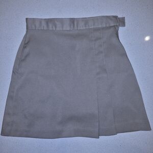 Mills Uniform Co. Khaki Skort with Side Pleat Sz 6